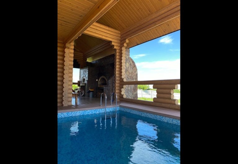 Right Pool Heat Pump For Your Backyard Pool